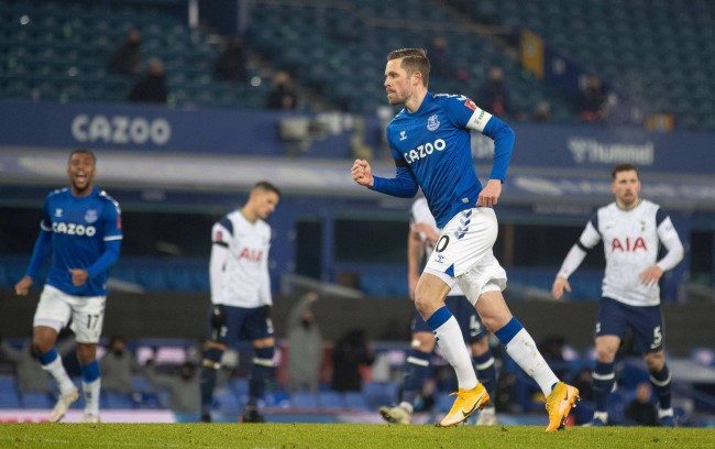 球助攻恩凯 球助攻恩凯